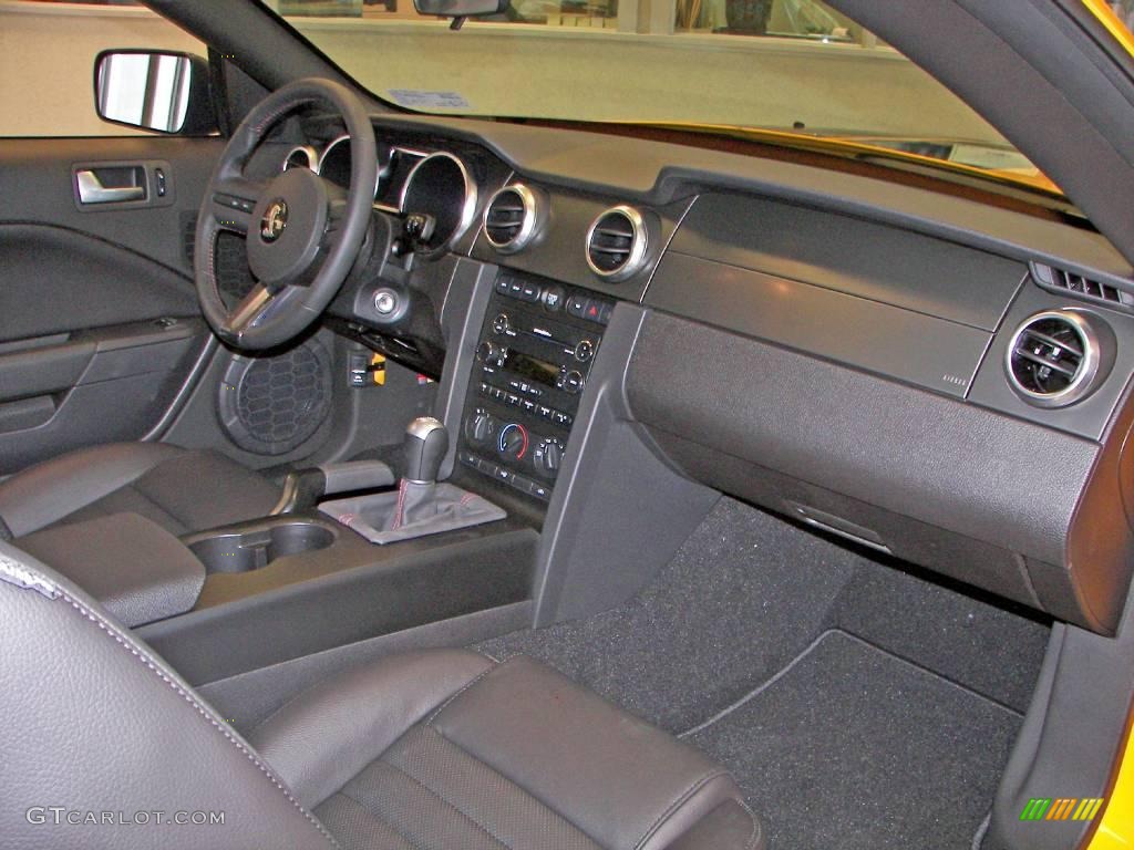 Black/Black Interior 2009 Ford Mustang Shelby GT500 Coupe Photo #3925764
