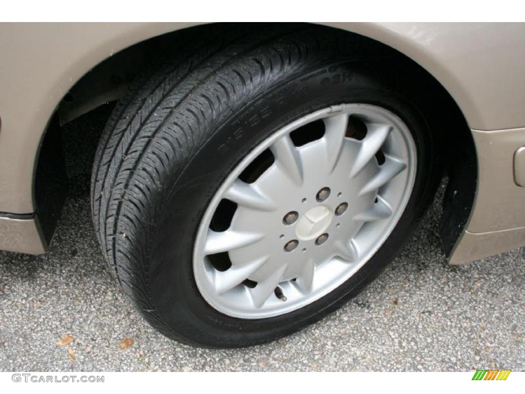 2001 Mercedes-Benz E 320 Sedan Wheel Photo #39260075