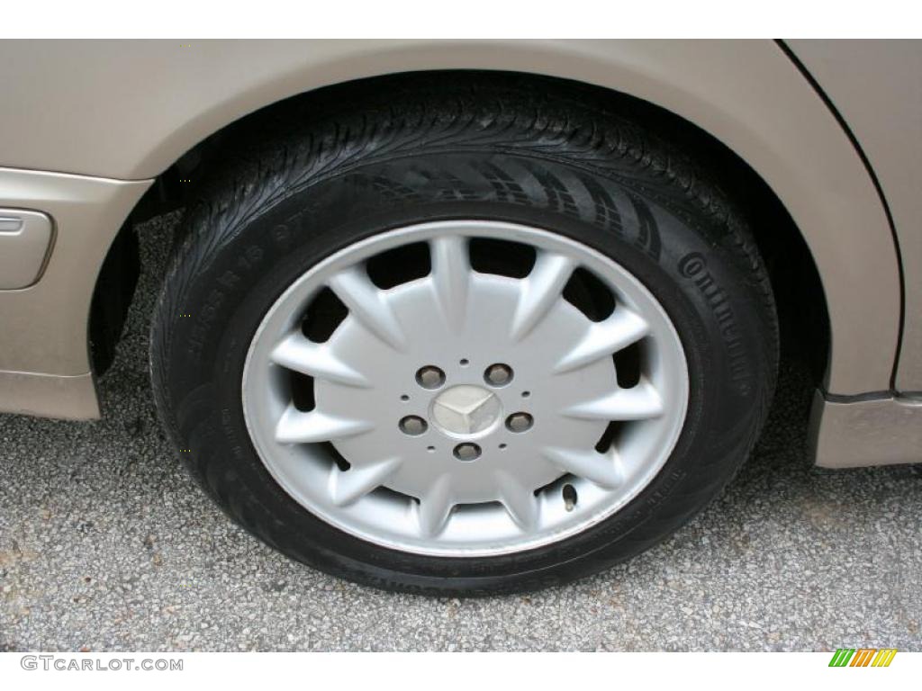 2001 Mercedes-Benz E 320 Sedan Wheel Photo #39260091