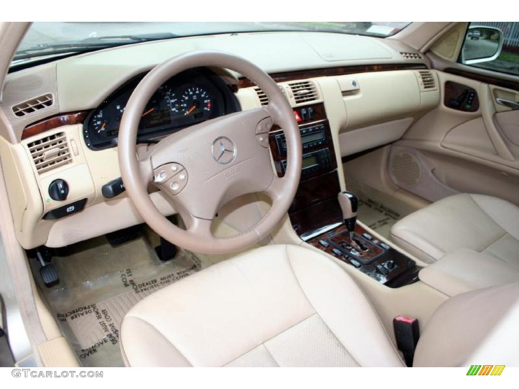 Java Interior 2001 Mercedes-Benz E 320 Sedan Photo #39260615