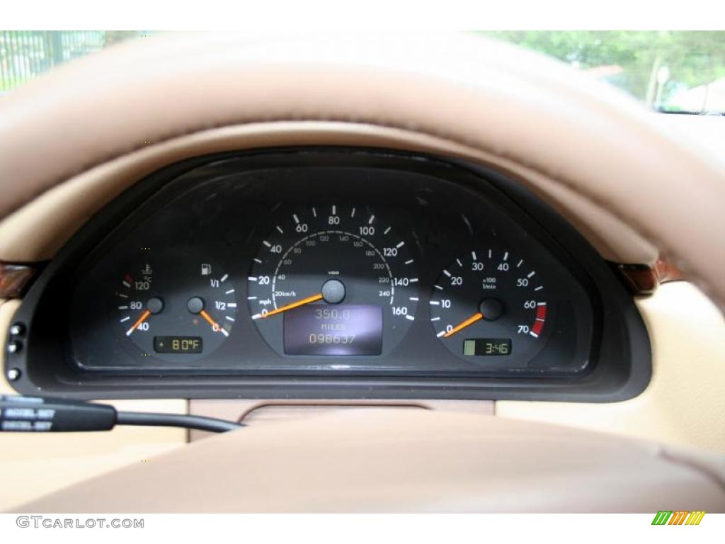 2001 Mercedes-Benz E 320 Sedan Gauges Photo #39260751