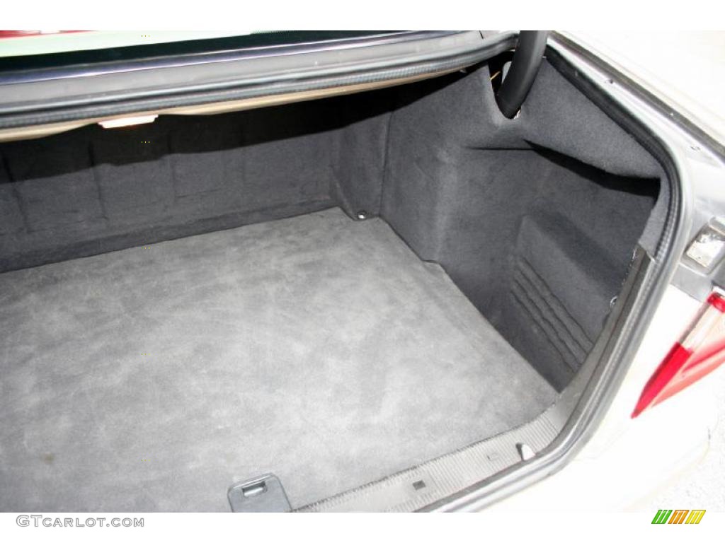 2001 Mercedes-Benz E 320 Sedan Trunk Photo #39261087
