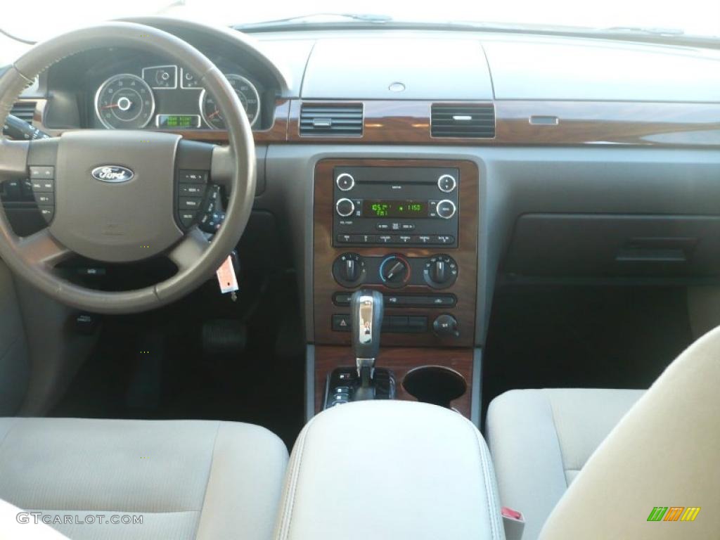 2008 Ford Taurus SEL AWD Medium Light Stone Dashboard Photo #39262899