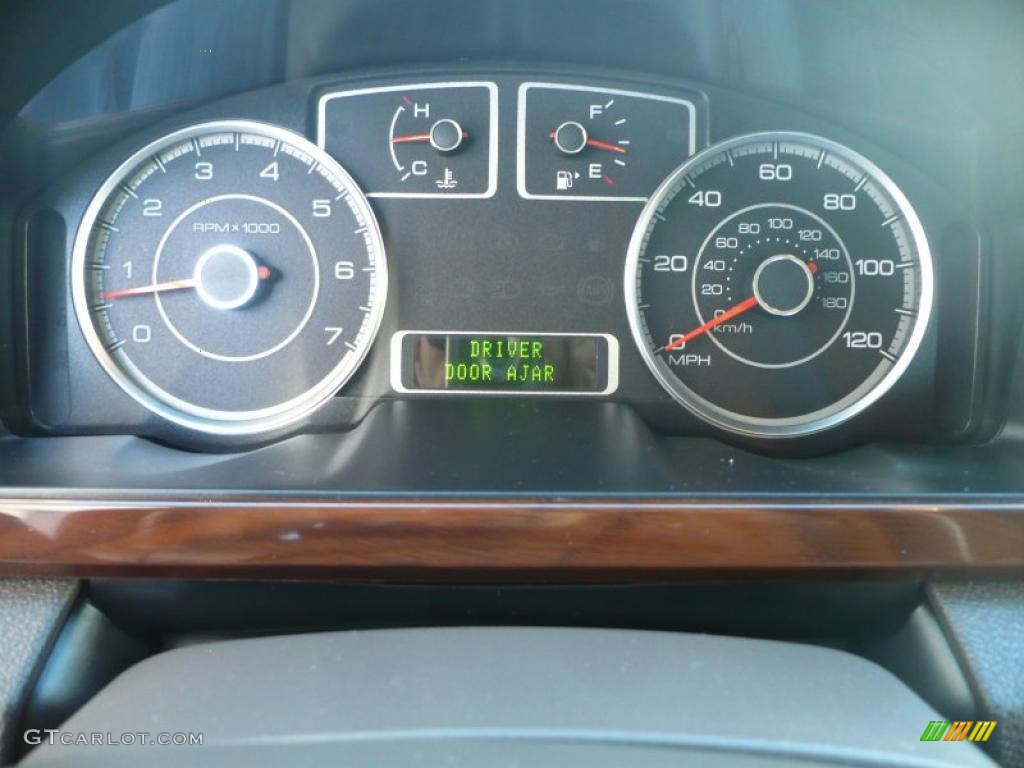2008 Ford Taurus SEL AWD Gauges Photo #39263075