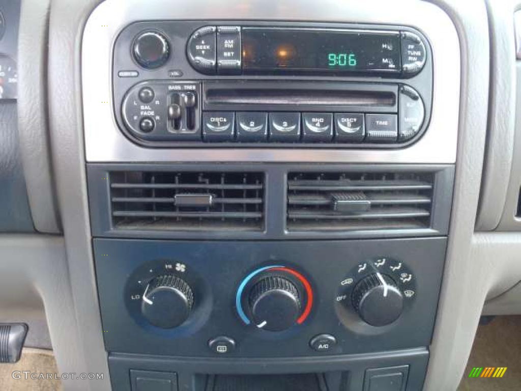 2003 Jeep Grand Cherokee Laredo Controls Photo #39263735
