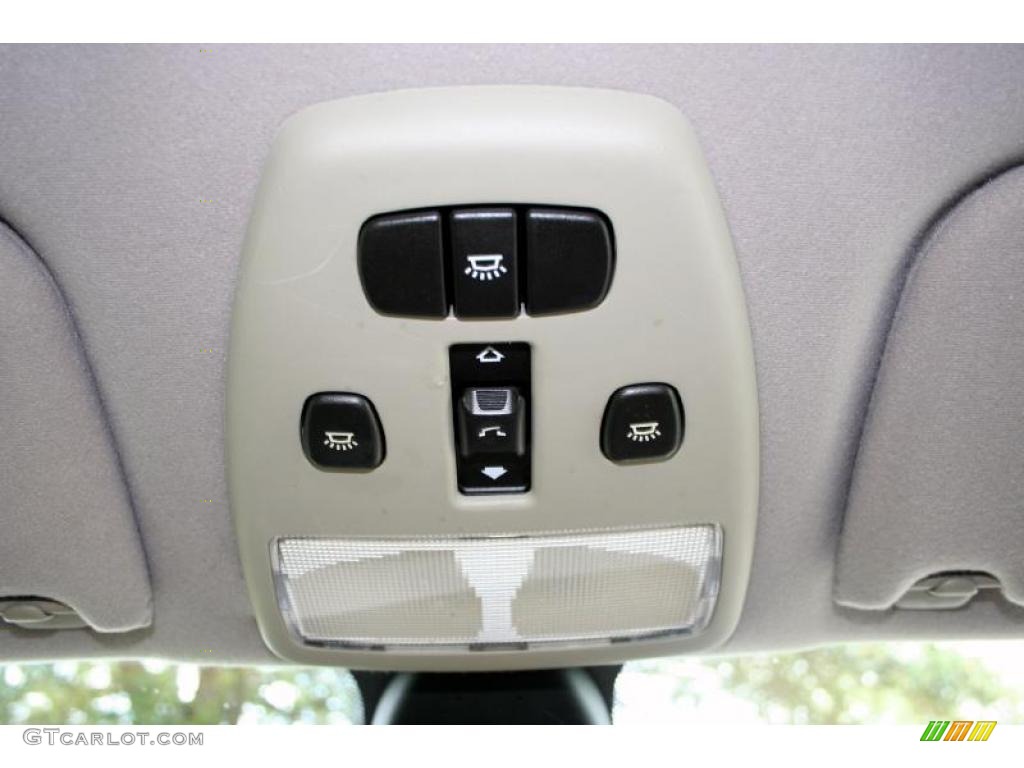 2000 Jaguar S-Type 4.0 Controls Photo #39263911