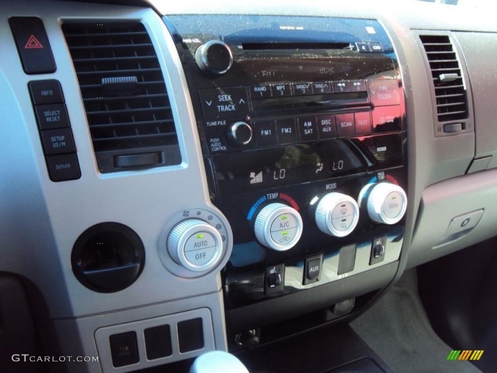 2007 Tundra Limited Double Cab - Super White / Graphite Gray photo #19