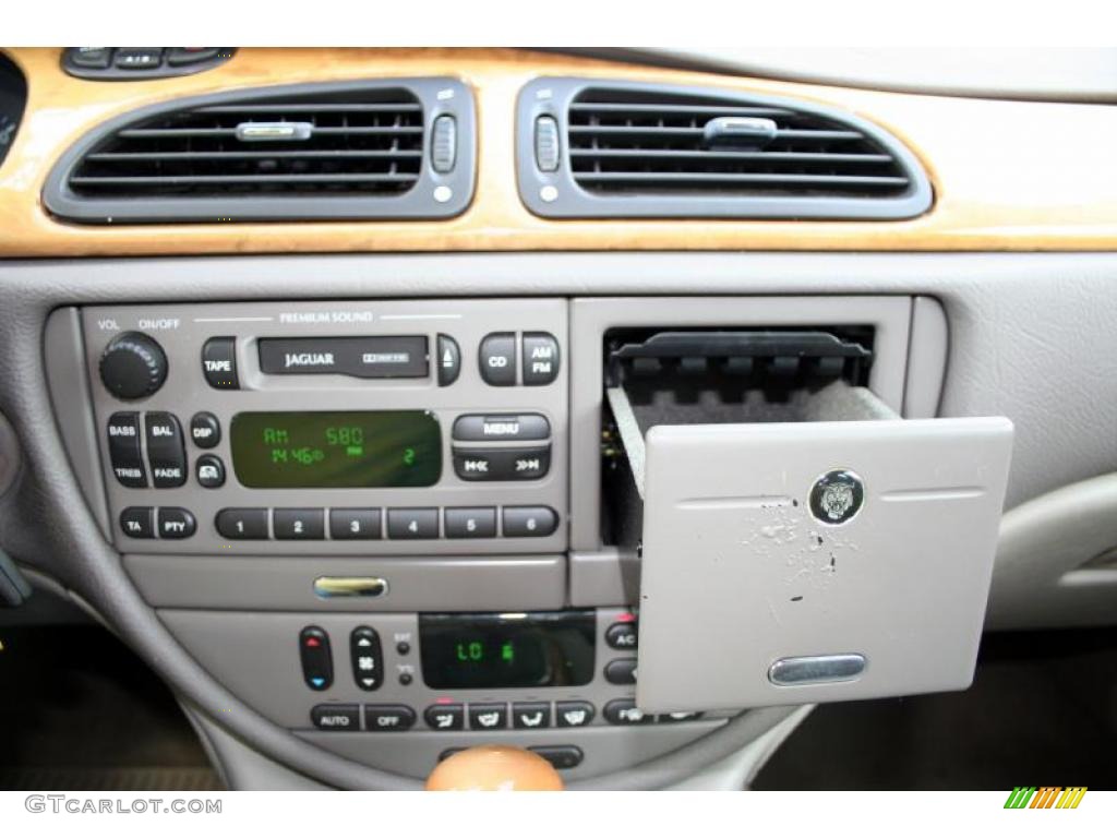 2000 Jaguar S-Type 4.0 Controls Photo #39264247