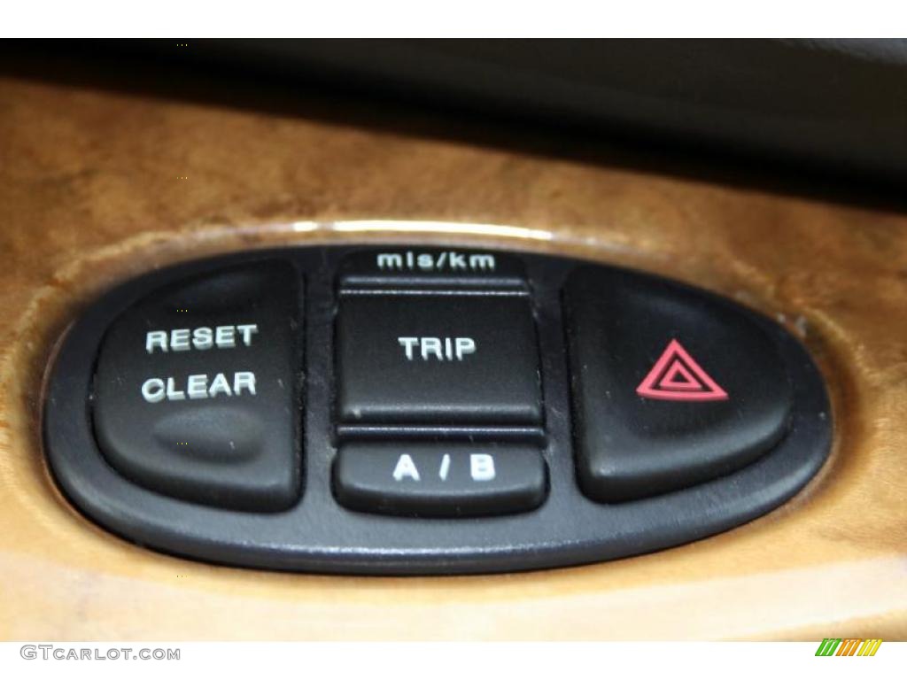 2000 Jaguar S-Type 4.0 Controls Photo #39264391