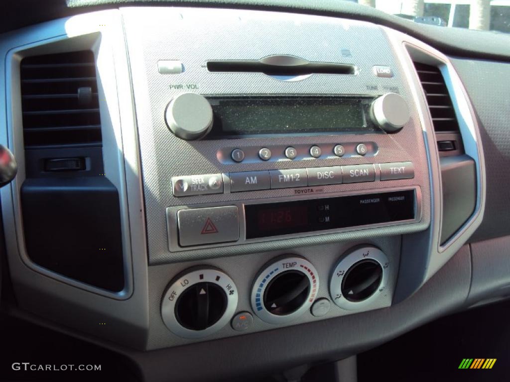 2006 Toyota Tacoma V6 PreRunner TRD Sport Double Cab Controls Photo #39264403