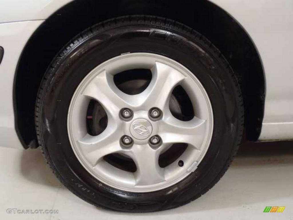 2006 Hyundai Elantra GT Hatchback Wheel Photo #39264575