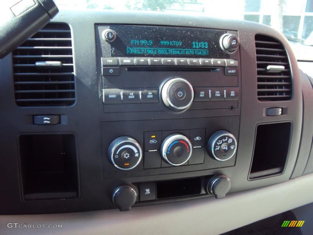 2009 Chevrolet Silverado 1500 LT Crew Cab Controls Photo #39264687