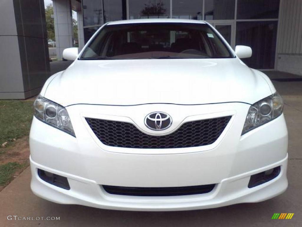 2007 Camry SE - Super White / Dark Charcoal photo #2