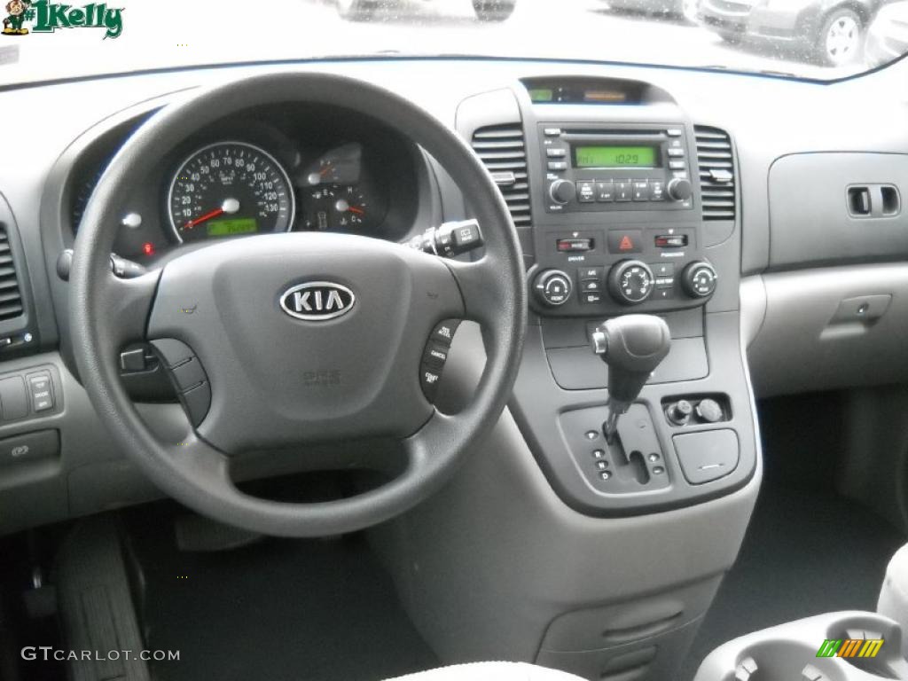 2008 Kia Sedona Standard Sedona Model Gray Dashboard Photo #39267127