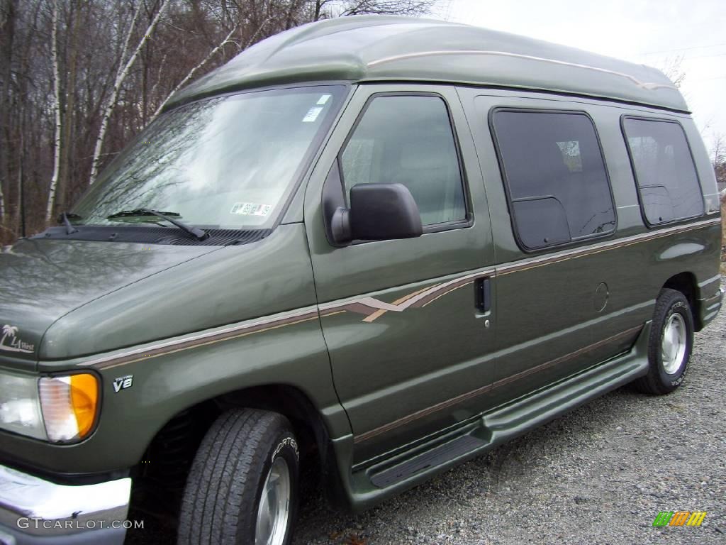 2002 E Series Van E150 XL Passenger Conversion - Estate Green Metallic / Medium Parchment photo #2