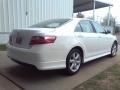Super White - Camry SE Photo No. 16