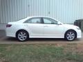 Super White - Camry SE Photo No. 17