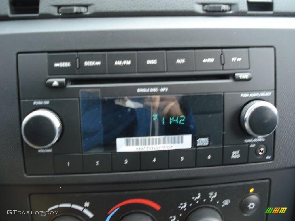 2011 Dodge Dakota Big Horn Crew Cab Controls Photo #39268227