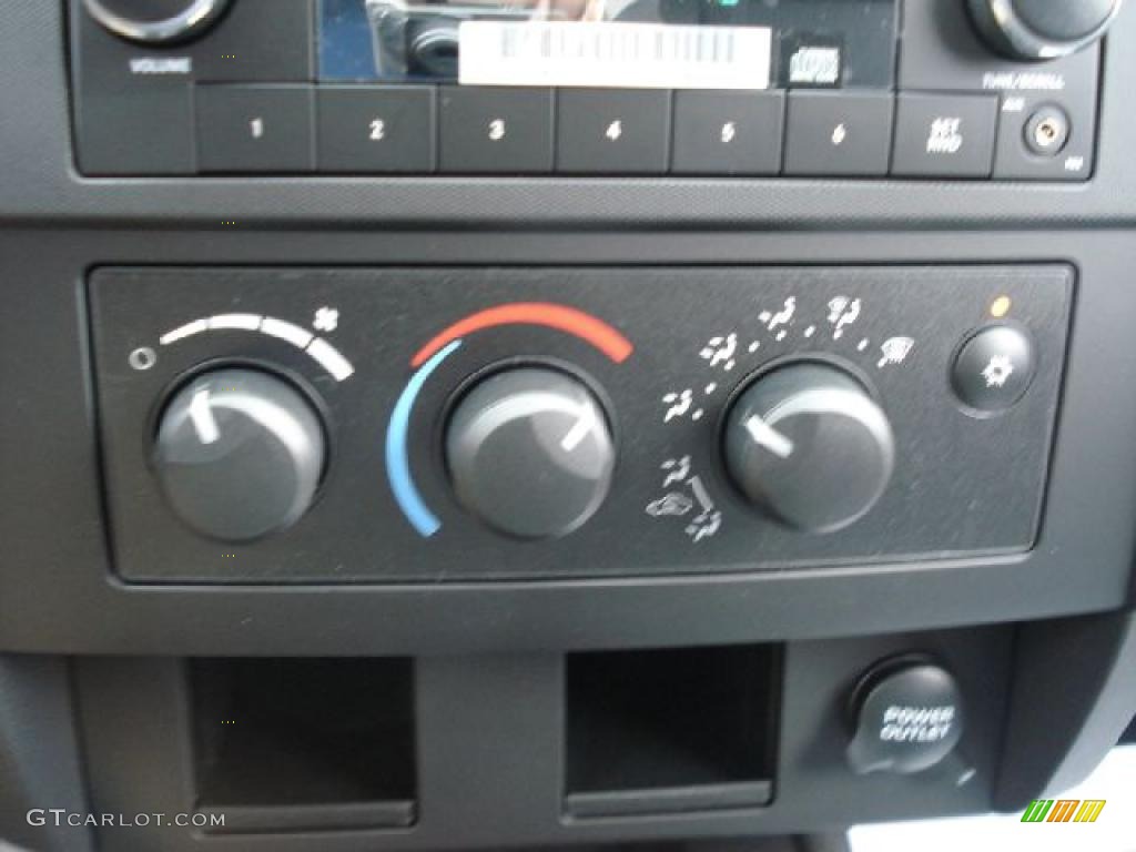 2011 Dodge Dakota Big Horn Crew Cab Controls Photo #39268243