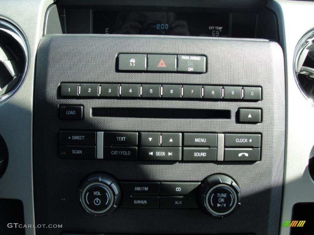 2010 F150 XLT SuperCrew - Vermillion Red / Medium Stone photo #26