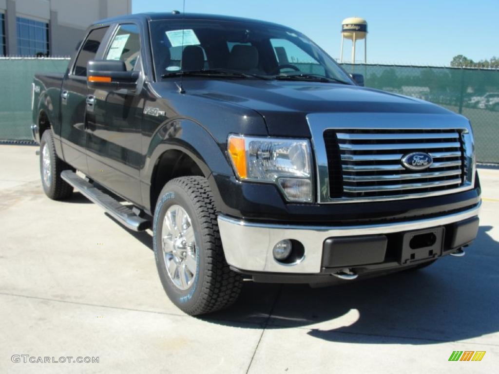 2010 F150 XLT SuperCrew 4x4 - Tuxedo Black / Medium Stone photo #1