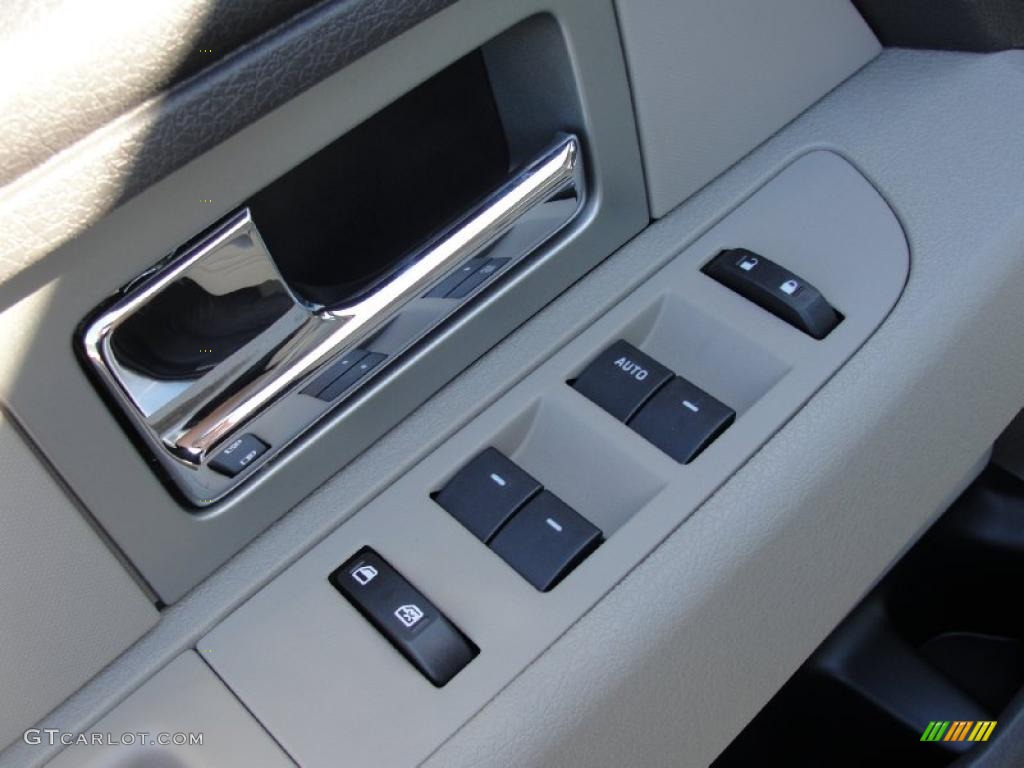 2010 F150 XLT SuperCrew 4x4 - Oxford White / Medium Stone photo #22
