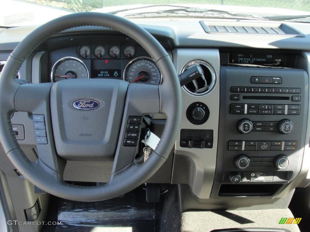 2010 F150 XLT SuperCrew 4x4 - Oxford White / Medium Stone photo #25
