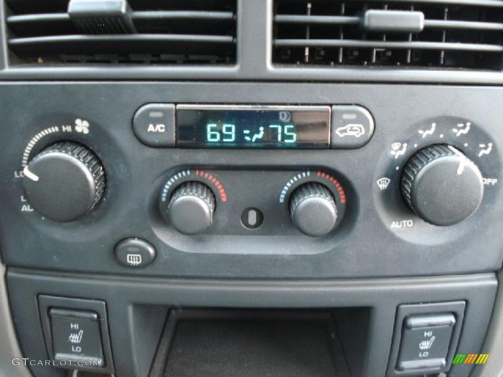 2003 Jeep Grand Cherokee Limited 4x4 Controls Photo #39272455