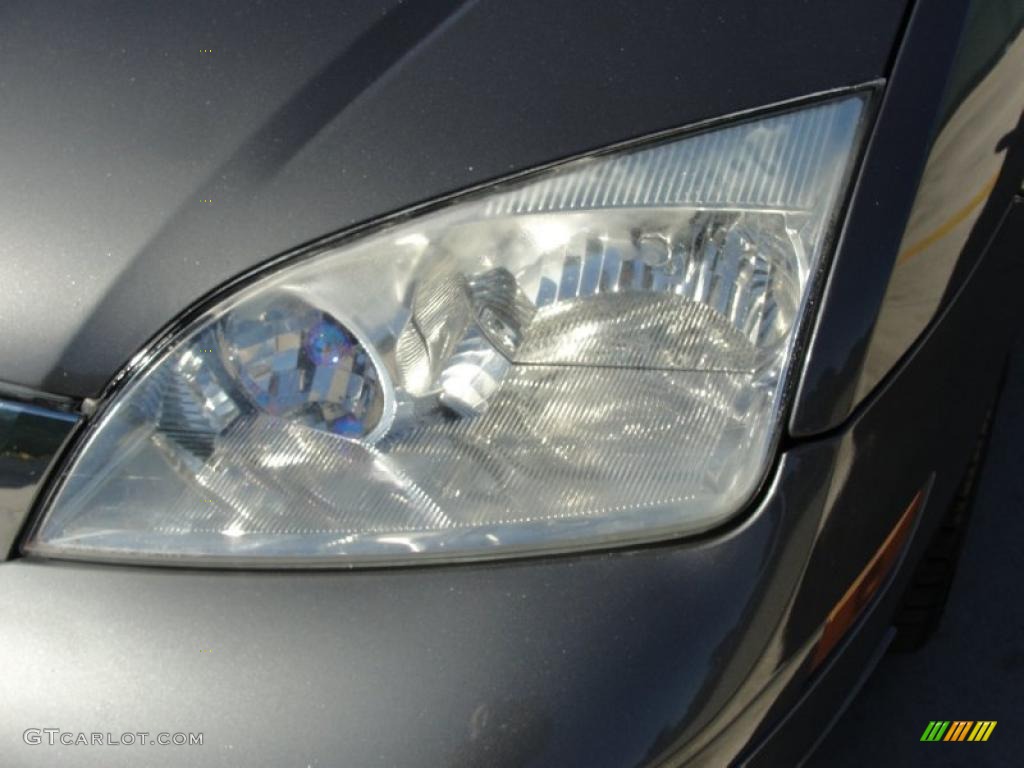 2005 Focus ZX4 SE Sedan - Liquid Grey Metallic / Dark Flint/Light Flint photo #10