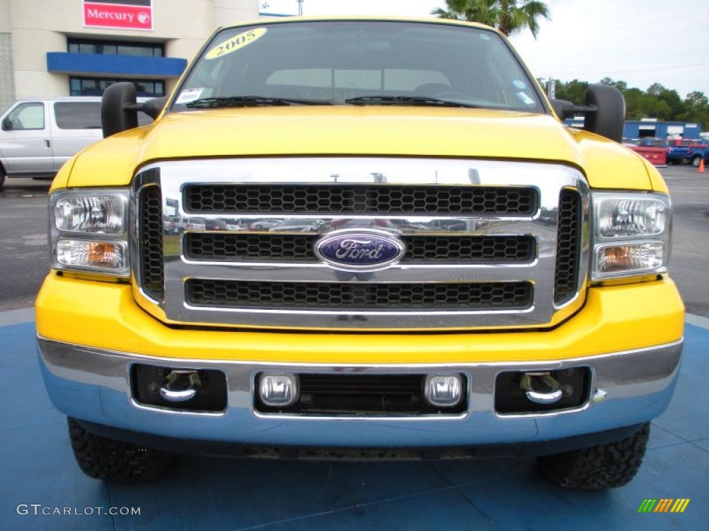 2005 F250 Super Duty FX4 Crew Cab 4x4 - Screaming Yellow / Black photo #8