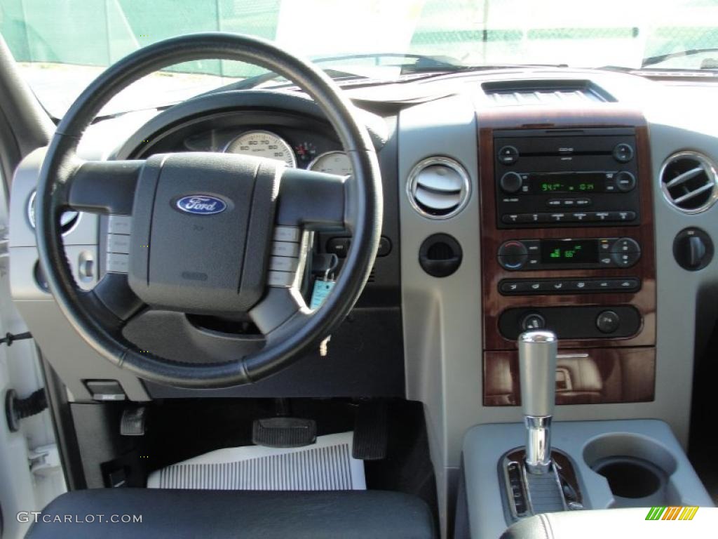 2006 F150 Lariat SuperCrew - Oxford White / Black photo #37
