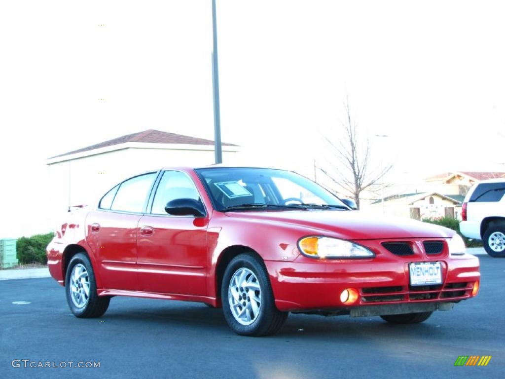 2003 Grand Am SE Sedan - Victory Red / Dark Taupe photo #13