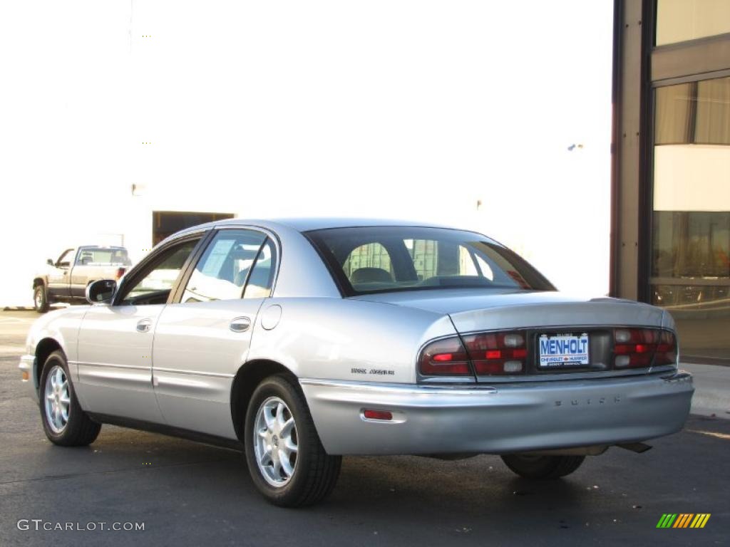 Sterling Silver Metallic 2002 Buick Park Avenue Standard Park Avenue Model Exterior Photo #39277567