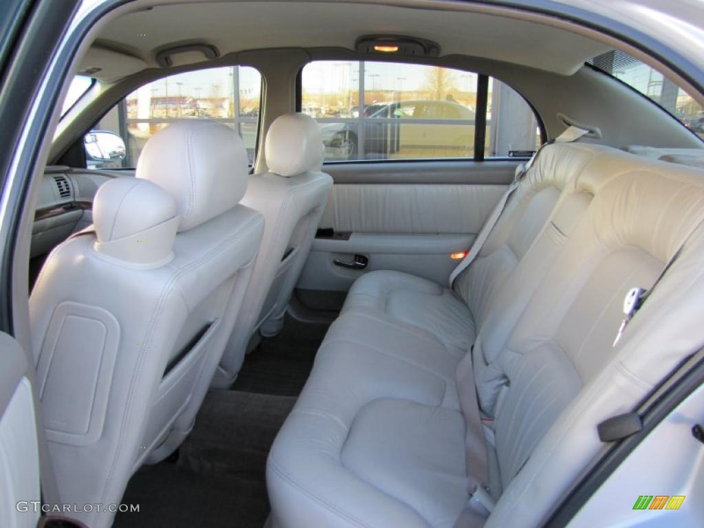 Taupe Interior 2002 Buick Park Avenue Standard Park Avenue Model Photo #39277599