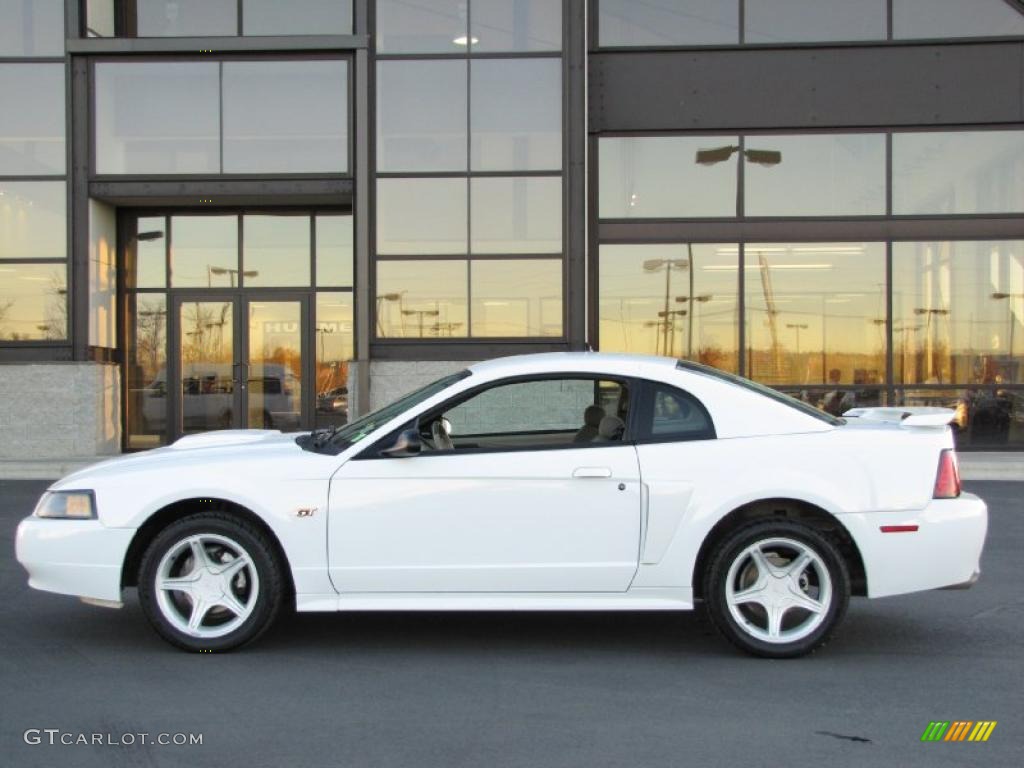 2003 Mustang GT Coupe - Oxford White / Dark Charcoal/Medium Graphite photo #1