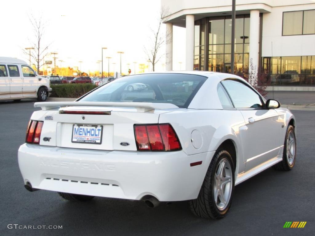 2003 Mustang GT Coupe - Oxford White / Dark Charcoal/Medium Graphite photo #3