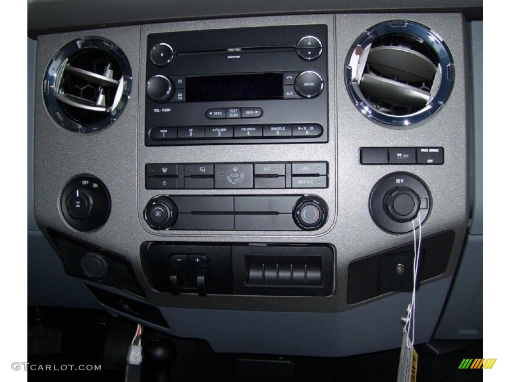 2011 Ford F250 Super Duty XLT Regular Cab 4x4 Controls Photo #39277803