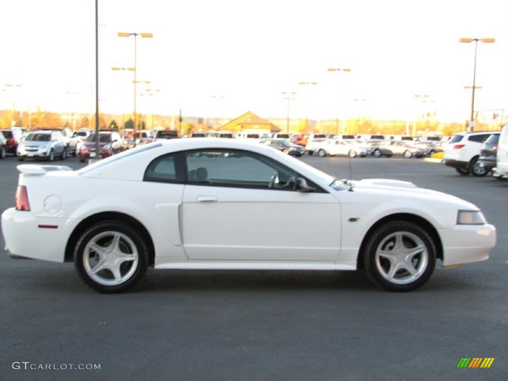 2003 Mustang GT Coupe - Oxford White / Dark Charcoal/Medium Graphite photo #9