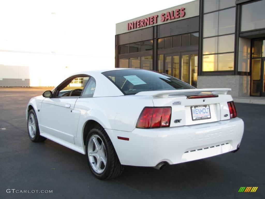 2003 Mustang GT Coupe - Oxford White / Dark Charcoal/Medium Graphite photo #11