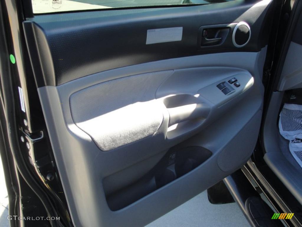 2007 Toyota Tacoma V6 PreRunner TRD Access Cab Graphite Gray Door Panel Photo #39278999