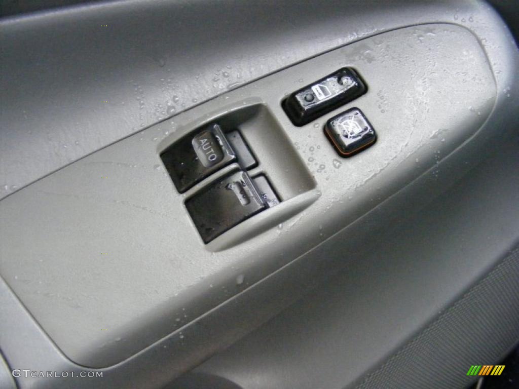 2007 Toyota Tacoma Access Cab 4x4 Controls Photo #39279107