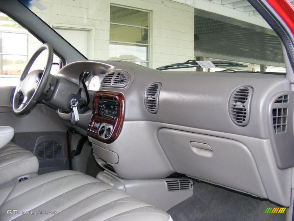 2000 Chrysler Town & Country Limited Taupe Dashboard Photo #39279999