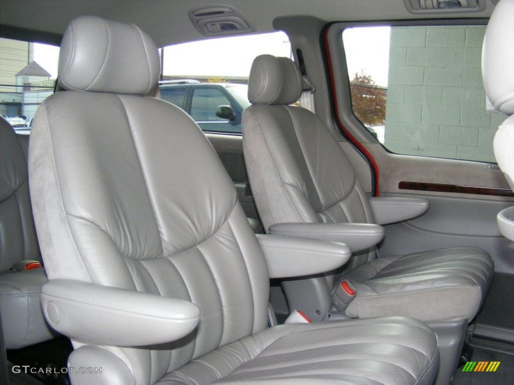 Taupe Interior 2000 Chrysler Town & Country Limited Photo #39280067