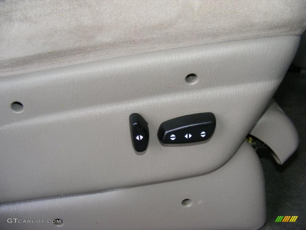2000 Chrysler Town & Country Limited Controls Photo #39280099