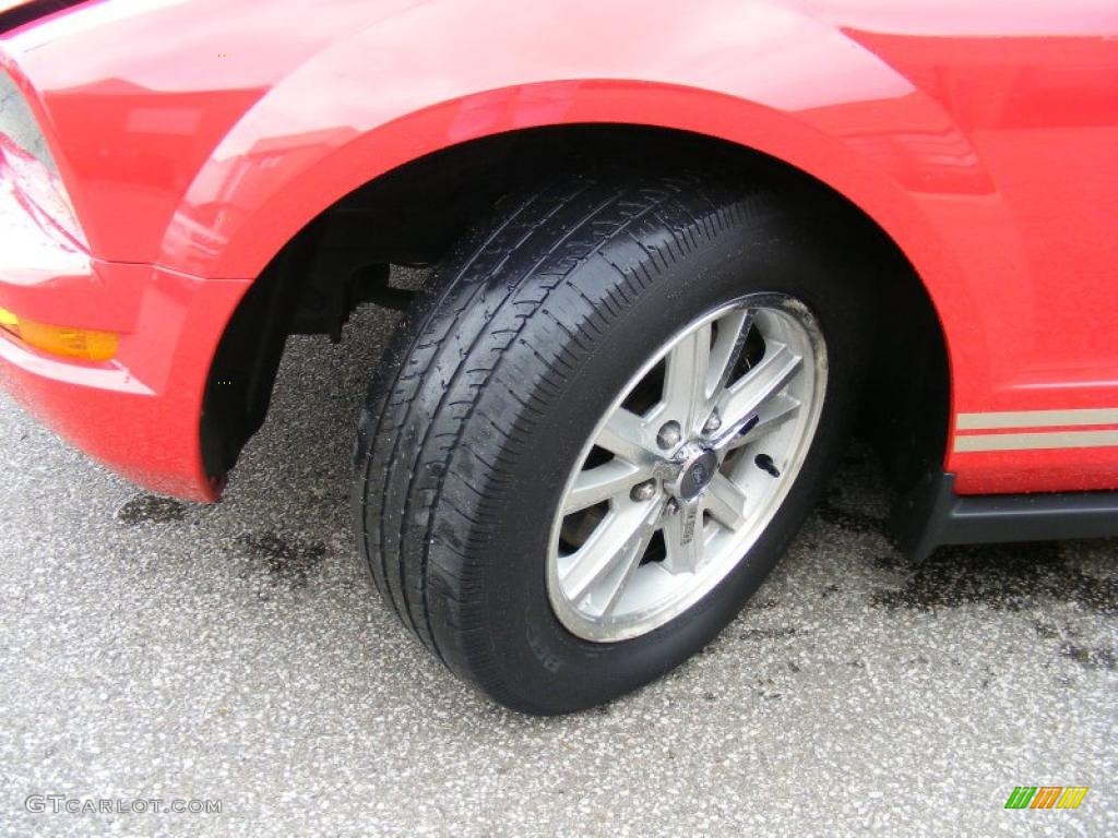 2006 Mustang V6 Premium Coupe - Torch Red / Light Parchment photo #28