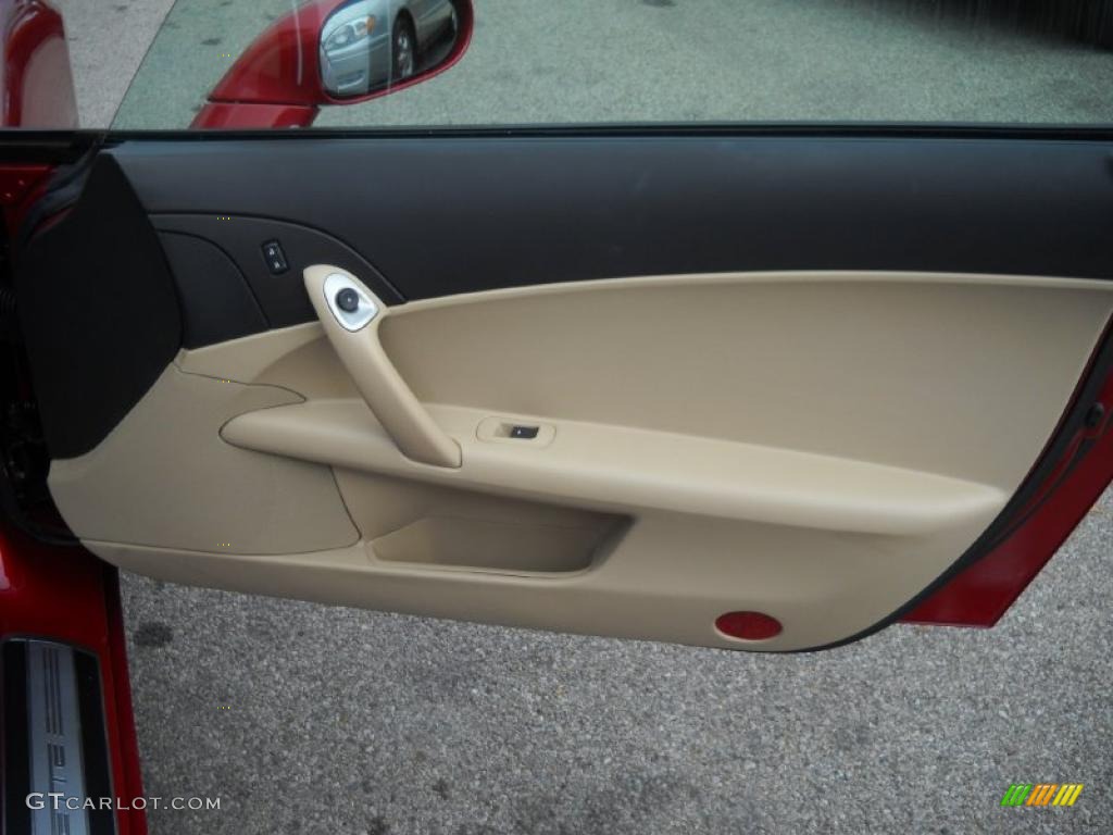 2010 Chevrolet Corvette Coupe Cashmere Door Panel Photo #39281827