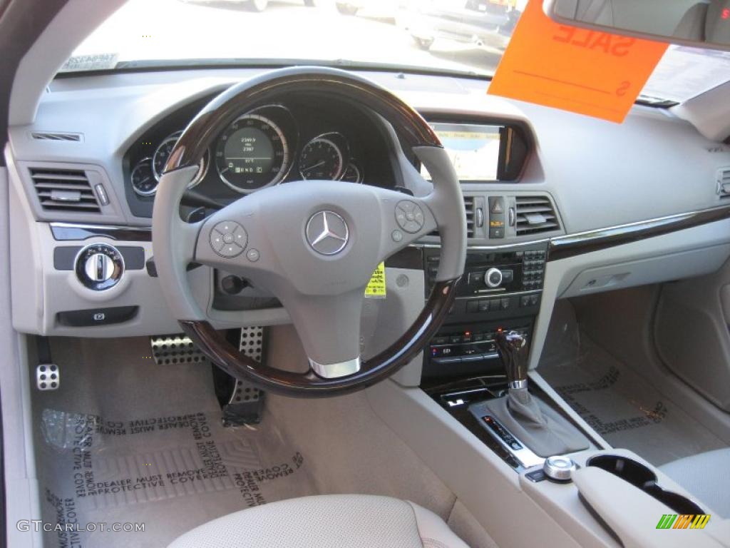 2010 E 350 Coupe - Arctic White / Ash Gray photo #24