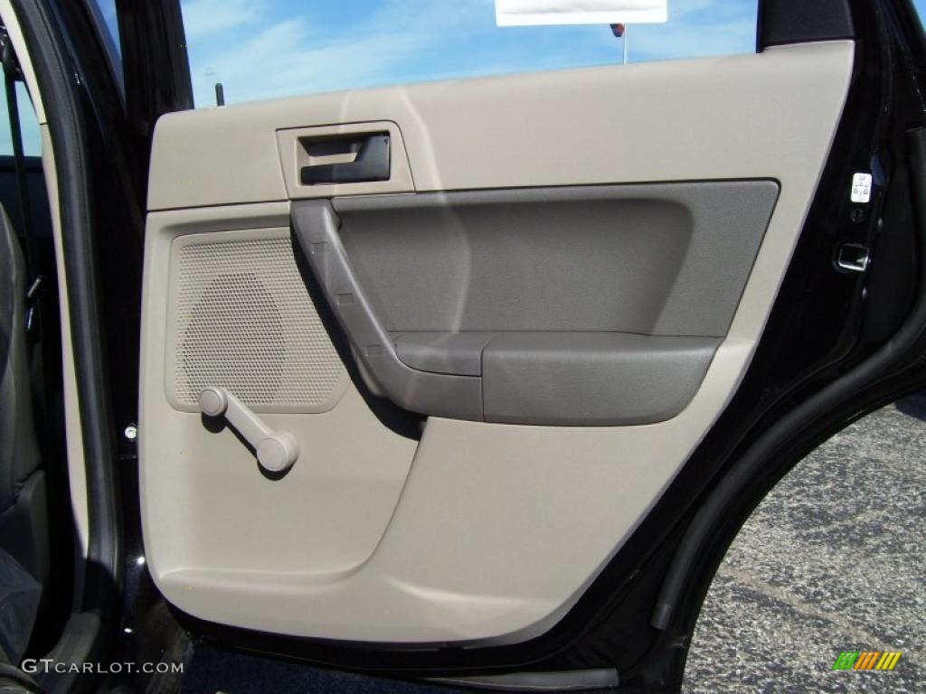 2011 Ford Focus S Sedan Medium Stone Door Panel Photo #39286019