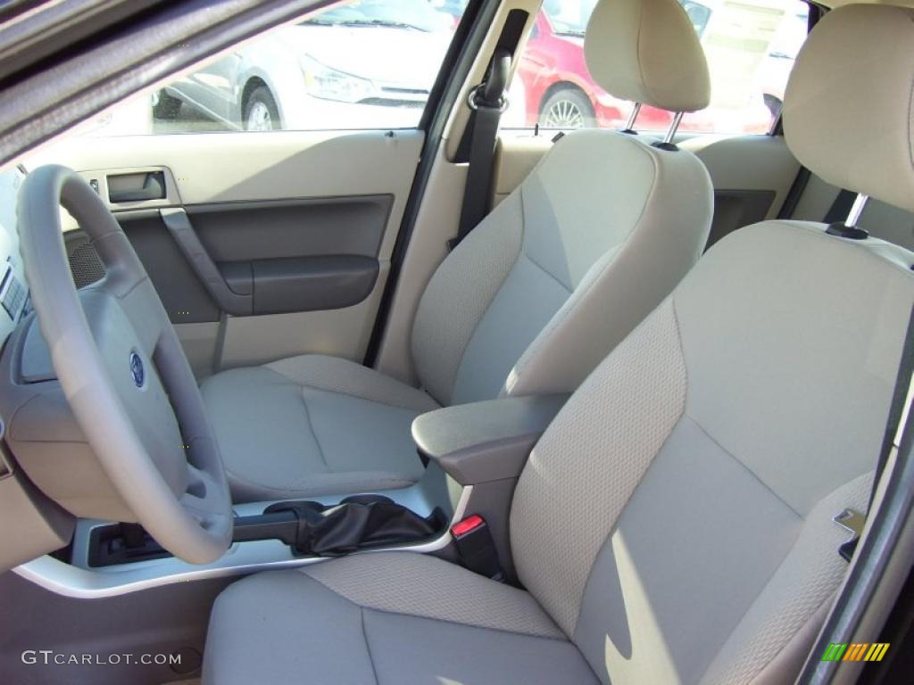 2011 Ford Focus S Sedan Medium Stone Door Panel Photo #39286035