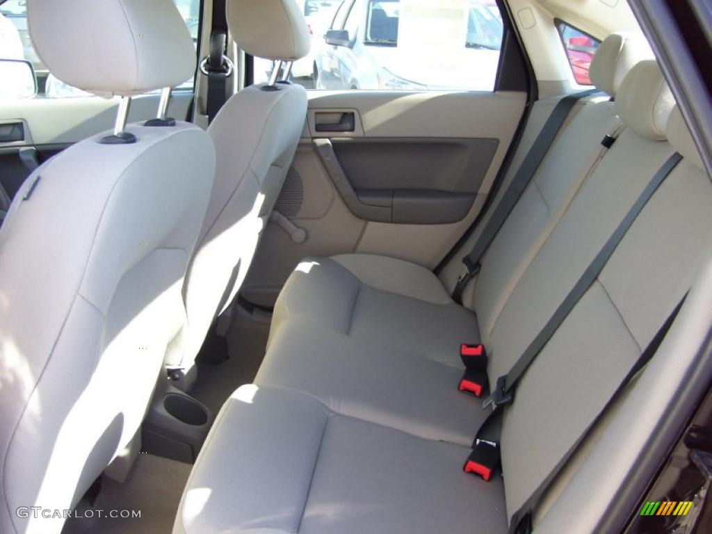 2011 Ford Focus S Sedan Medium Stone Door Panel Photo #39286063